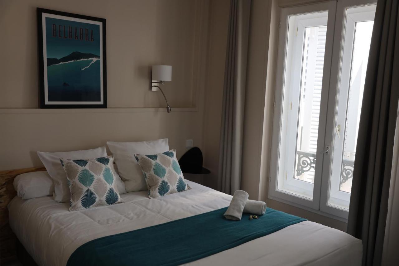 Un Hotel Sur Le Port La Rochelle  Bagian luar foto
