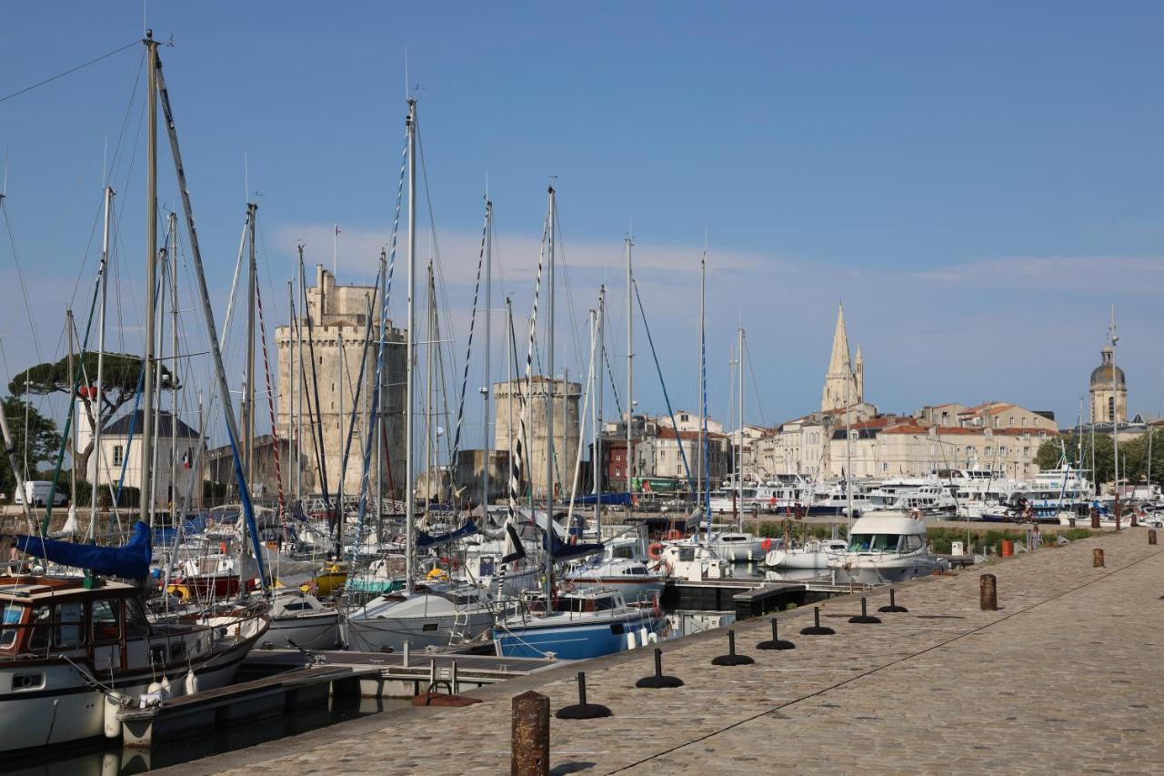 Un Hotel Sur Le Port La Rochelle  Bagian luar foto