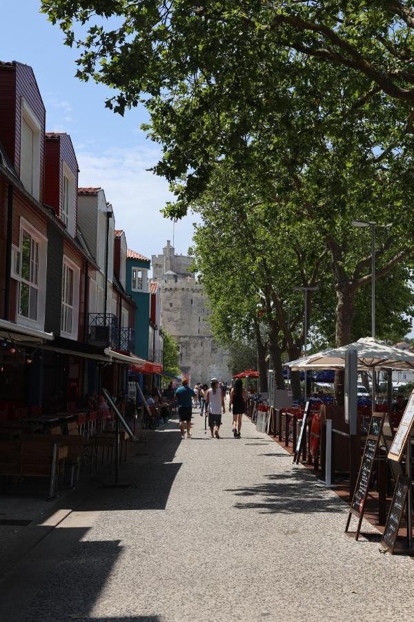 Un Hotel Sur Le Port La Rochelle  Bagian luar foto