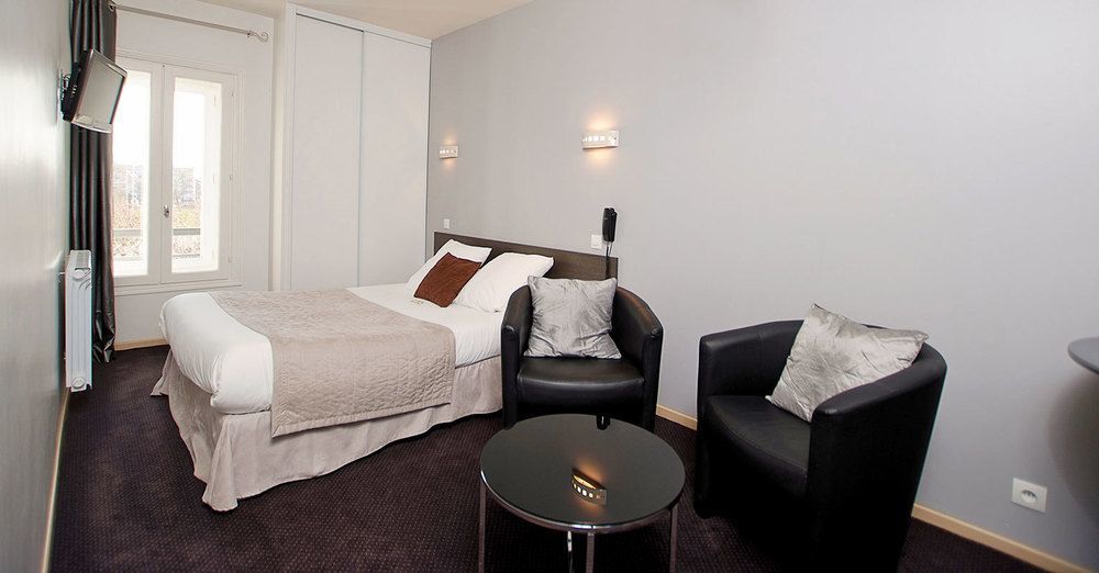 Un Hotel Sur Le Port La Rochelle  Bagian luar foto