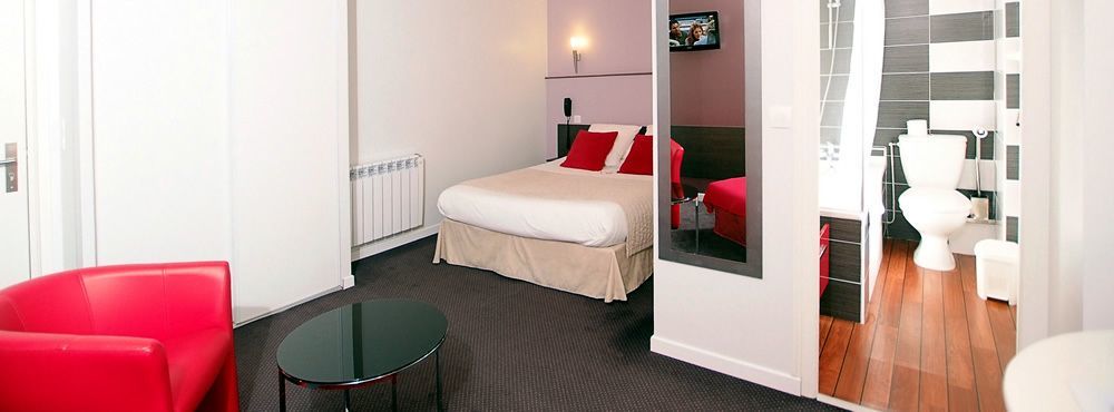 Un Hotel Sur Le Port La Rochelle  Bagian luar foto